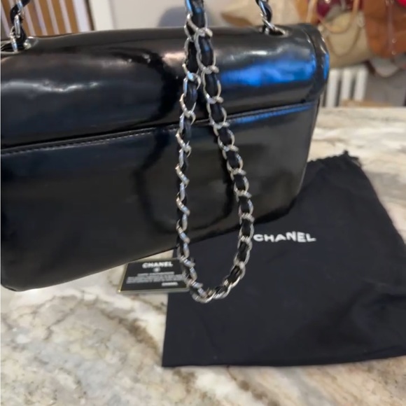 Chanel black patent leather silver chain hardware crossbody bag. W the dustbag! - Picture 4 of 16